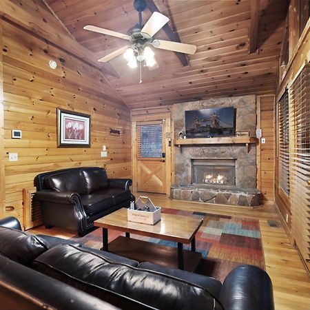 Private Smoky Mountain Luxury Log Home With 2 Fireplaces, Hot Tub & Community Pool Sevierville Buitenkant foto
