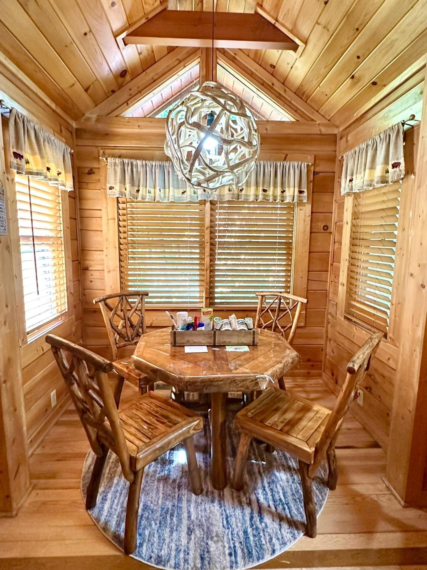 Private Smoky Mountain Luxury Log Home With 2 Fireplaces, Hot Tub & Community Pool Sevierville Buitenkant foto